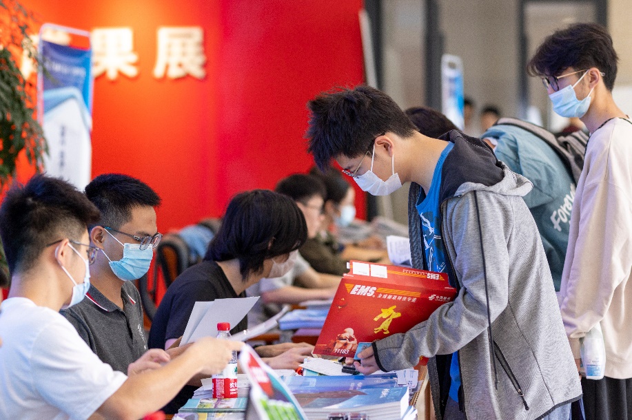 中科大22级研究生新生报到图片19.jpeg